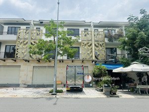 bán gấp shophouse kinh doanh mặt tiền đường dân chủ suncasa central vsip ii giá 3tỷ71/100m2 bao sổ