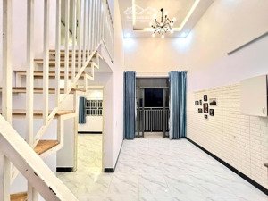 cho thuê nhà liền kề 2phòng ngủ, sân ô tô ngay ubnd phú lợi, tdm, bình dương