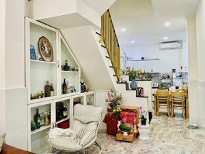 sổ hồng riêng pls cc ngay quá đẹp bán căn phạm văn hai giá 5tỷ8 định cư na uy bán trong tháng đầu