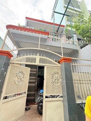 nhà 3 tầng đường lạc long quân - hẻm nhựa 6m- ngang 4.3x12- dtcn 53m2 - nở hậu - giá 6.3 tỷ tl.