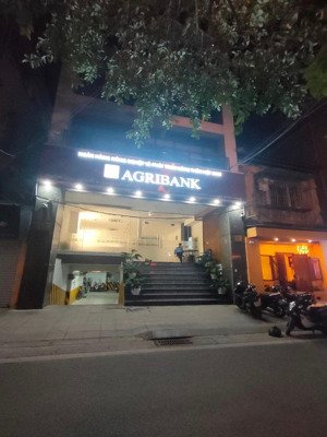 tòa building 12 tầng, mp xã đàn, đống đa, 200m, mt 8m, 2 thoáng, 150 tỷ. đang cho thuê 4.5 tỷ/năm