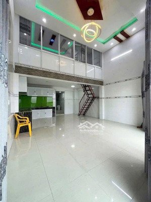 nhà đẹp gần cư xá phúc hải. đường hồ hòa vô 1 sẹc 30m. hẻm rộng đường ô tô. dt: 60m2 - 1ty990 shr