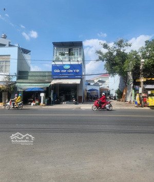 cho thuê nhà mặt tiền đường ung văn khiêm, diện tích 4.5m x 16m, 72 m2, nôi thất đầy đủ