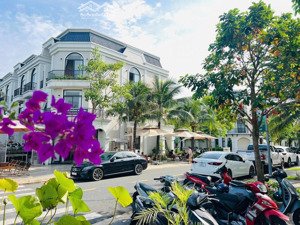 nhà ngay trung tâm giáp siêu thị aeon mall 1 trệt 3 lầu giáp sông vàm cỏ