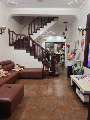 phân lô nghĩa đô - oto tránh vỉa hè siêu khủng