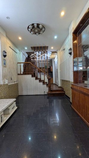cc cần bán căn nhà 3 tầng kiệt oto 5m đường 2/9,hải châu, đà nẵng. giá rẻ đầu tư 