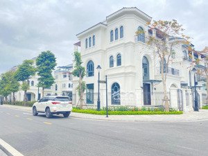 bán gấp biệt thự lô góc view công viên, 220m2, chỉ 23.5 tỷ, 3 mặt thoáng, đường rộng, cực hiếm