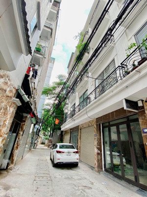 nhà cầu diễn trục kinh doanh ô tô 7 chỗ vào nhà ngõ thông dt 45m2 4t