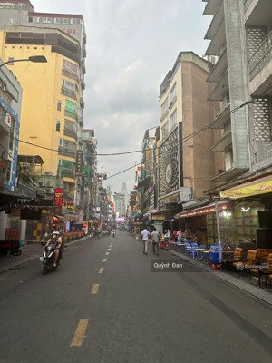 giá đầu tư- góc 3 mặt tiền bùi viện, quận 1. dt: 8x17m, 6 tầng.hđt: 315tr/th- giá: 110 tỷ