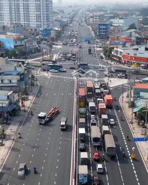 chính chủ cho thuê căn 2pn2vs 62m2, full nội thất cao cấp. view landmark 81, tầng đẹp