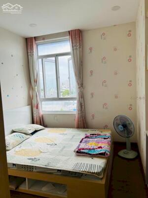 C/c Saigon Tower, Thoại Ngọc Hầu, Tân Phú : 2p ngủ,69m2, 8tr/th