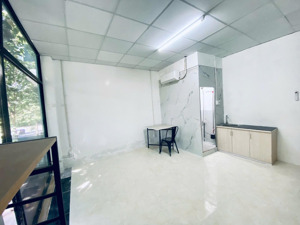 phòng trọ cát lái có ban công có máy lạnh, giá 3tr6