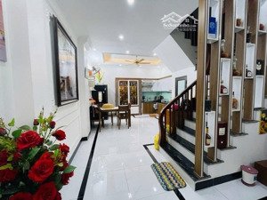 bán nhà xuân phương nam từ liêm gần ô tô, sát đường 70 gần trường fpt, đh công nghiệp đông á