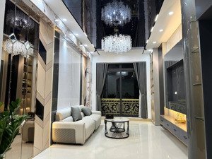 mặt phố khương đình,thanh xuân 45m 5 tầng, vỉa hè rộng,kinh doanh,oto vào nhà, ở ngay. giá 18 tỷ