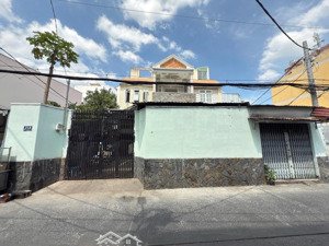 chỉ 8.x tỷ bán đất tặng nhà mặt tiền 8x16m ngay công viên kênh nước đen giáp phú thọ hòa q.tân phú