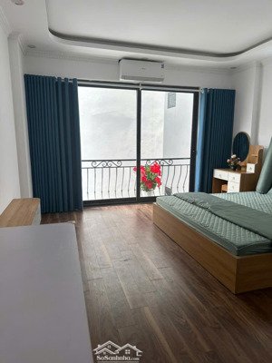 nhà ngõ 20 đàm quang trung, chân cầu vượt vĩnh tuy. 52m, 5 tầng , mt 4,5m. giá 6,95 tỷ.