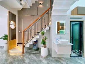 chủ bán gấp căn nhà đường 5a, phước bình quận 9 xe hơi đi lại thoải mái giá 3tỷ300tr tl