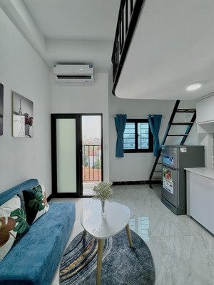 trống căn mới toanh 25m2 full đồ , gác xếp, cửa sổ, ban công thoáng khu bắc từ liêm