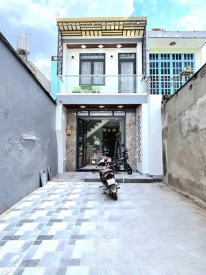 bán nhà đẹp quận 7 - gần lộ huỳnh tấn phát