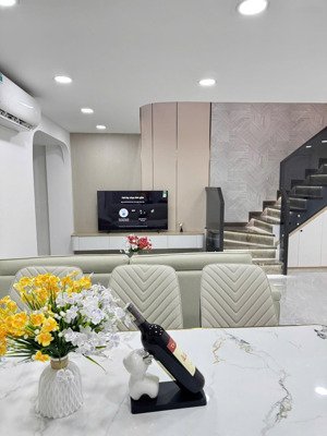 căn hộ duplex 110m2, nhà mới đẹp , chung cư sky garden , phú mỹ hưng, q7