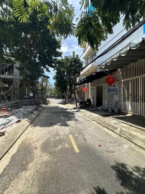 cần bán nhà cấp 4 đẹp đường tân thái 5 - gần bãi tắm mân thái - sơn trà - dt : 74 m2 ( ngang 5m )