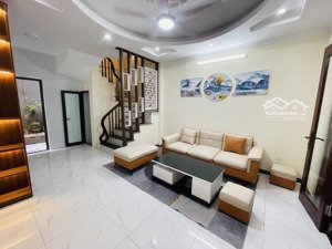 cực phẩm vĩnh hưng nhà 2 mặt ngõ quá hiếm 30m 5tầng mới kính koong mt4,2m 6,95t.ỷ