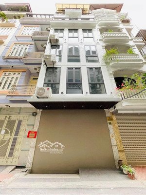 phân lô - vỉa hè - ô tô tránh - quan nhân - trung hoà - cầu giấy: 60/65m - mt: 5,4m - thang máy...