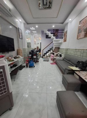 bán nhà quận 8(liên tỉnh 5) 65m2,nhà 3 tầng.hẻm rộng 8m,thuận tiện kinh doanh buôn bán.nhỉnh 8tỷ.