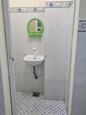 chính chủ cho thuê nguyên căn ngay trung tâm q12