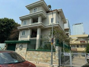 chủ giảm 20 tỷ cần bán nhanh căn biệt thự 3mặt tiền ngay điện biên phủ