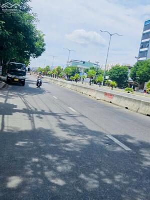 Bán nhà 2 tầng MT kinh doanh Ngô Quyền _ Sơn Trà_ 165m2 _ 8.5 tỷ.