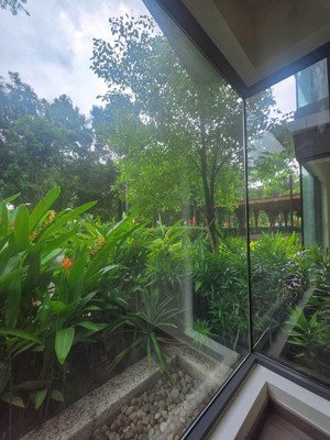 mua ai cũng vậy mua dùm em đi, e cảm ơn ạ. em có trệt centery thuận tiện đi lại và kinh doanh