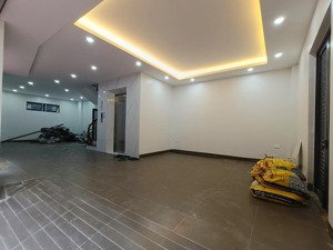 nhà mới trần cung , thang máy , 56m2 x 7 tầng , 8 ngủ , oto cất tầng 1 , giá : 18.3 tỷ