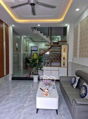 cô thúy bán nhà cho thuê 20 tr/th trần bình trọng p4 q5 gần vòng xoay cộng hoà giá 3tỷ780 dt 82,8m2