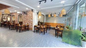 nhà 2 tầng mặt tiền ngay trung tâm quận7 diện tich 270m2 mặt tiền 67 tỷ