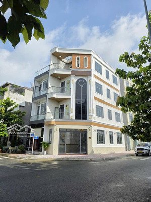 bán nhà mặt phố tại kdc phú hồng thịnh 6, 8,2 tỷ, 63,5m2 hàng hot chỉ với