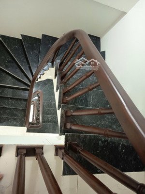 bán nhà 5 tầng,36 m tại yên bệ,kim chung,hoài đức.