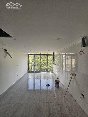 bán nhà siêu hiếm giảm liền chỉ 16.5 tỷ ô tô tránh 42m 5 tầng lãng yên hai bà trưng cực chất.