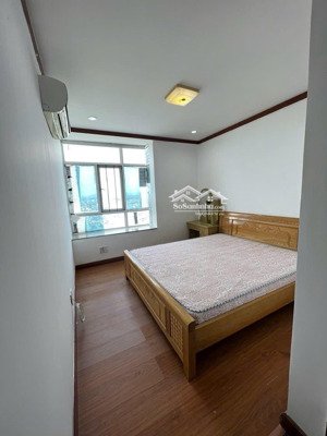 cần tiền em bán căn hộ có 3 phòng ngủ,đầy đủ nội thất hiện đại