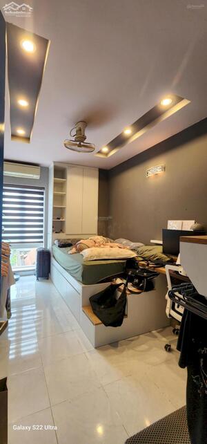 Bán nhà Tôn Đức Thắng 25m2 nhà đẹp vị trí đẹp ngõ nông sổ vuông 4.9 tỷ