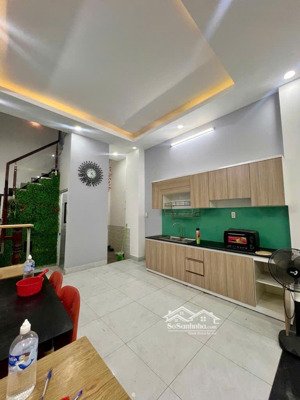 nhà 3 tầng 54m2 mới tinh - 6.5 tỷ - hẻm xe hơi - trung tâm q9 - vào ở ngay