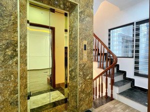 nhanh tay sở hữu căn nhà nổi bật nhất phố tại ngõ 157 pháo đài láng, diện tích 36m2, giá 10.8 tỷ