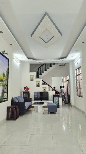 cho thuê nhà nguyên căn 5 phòng ngủ, khu phước long, cách biển 1km