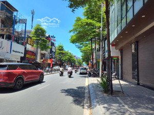 tây sơn: ô tô đỗ cửa, ngõ thông, gần phố; mt rộng; s.đỏ phân lô nở hậu; vị trí vàng 9999