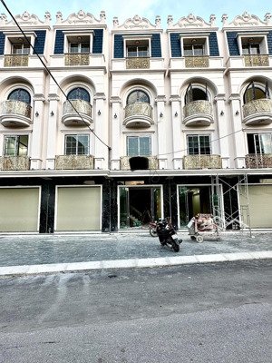 nhà phân lô đường hơn 10m phố phủ thượng đoạn - hải an. oto 7 chỗ đỗ cửa ngày đêm