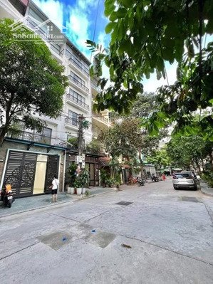 chính chủ cho thuê biệt thự sân vườn ngõ 40 xuân la 280m, 3 tầng vỉa hè ô tô tránh 