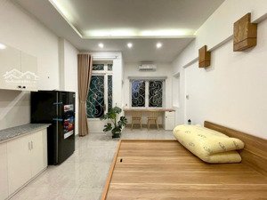 studio mới 100% full nội thất - ban công siêu thoáng gần parc mall, cầu chánh hưng