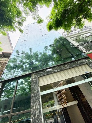 vip mặt phố - 9 tầng - mặt tiền siêu lợi thế - kinh doanh văn phòng showroom đẳng cấp - vỉa hè