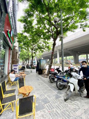 bán nhà mặt phố đẹp tại phạm văn đồng hà nội giá 21,9 tỷ.