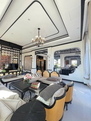 bán dinh thự mặt sông vip nhất 273 đất sổ đỏ, tặng thêm 200m2 sân vườn. lh: 